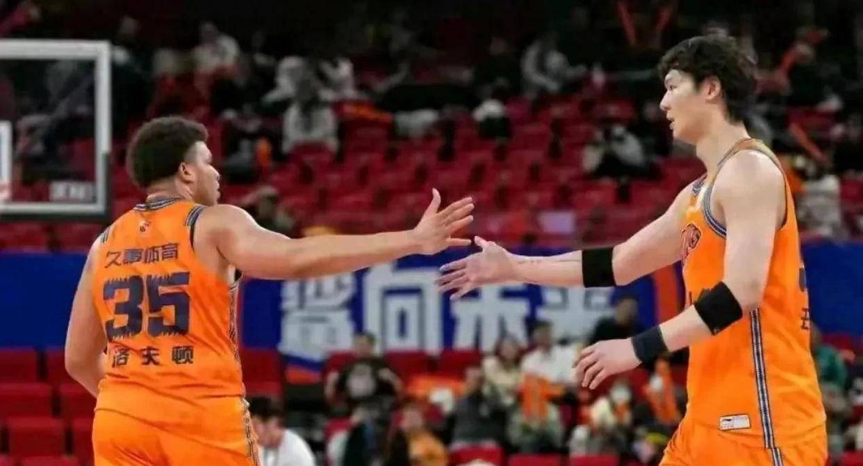 反恐精英
_正式官宣反恐精英
，广东男篮VS上海G3开球时间敲定CCTV5直播杜峰变阵争胜