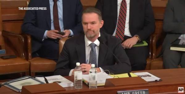 球会友谊赛
_中企抢购40船巴西大豆球会友谊赛
，美国豆农“悬着的心终于凉了”