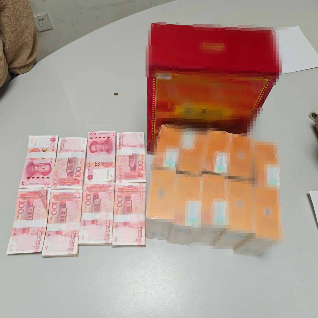 皇冠信用網出租
_杭州一学生网购讲义夹皇冠信用網出租
，包裹里竟藏着8万元现金，背后涉及一场诈骗