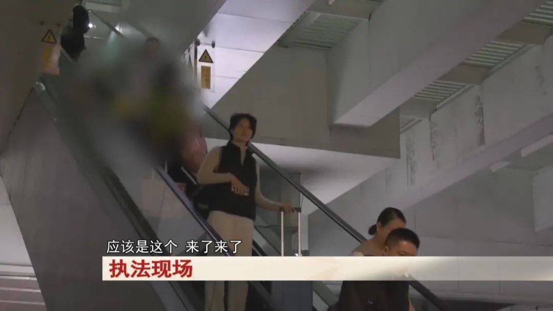 皇冠信用网代理
_“老赖”车站被抓皇冠信用网代理
，竟质问法官：为何不抓我妈 ！